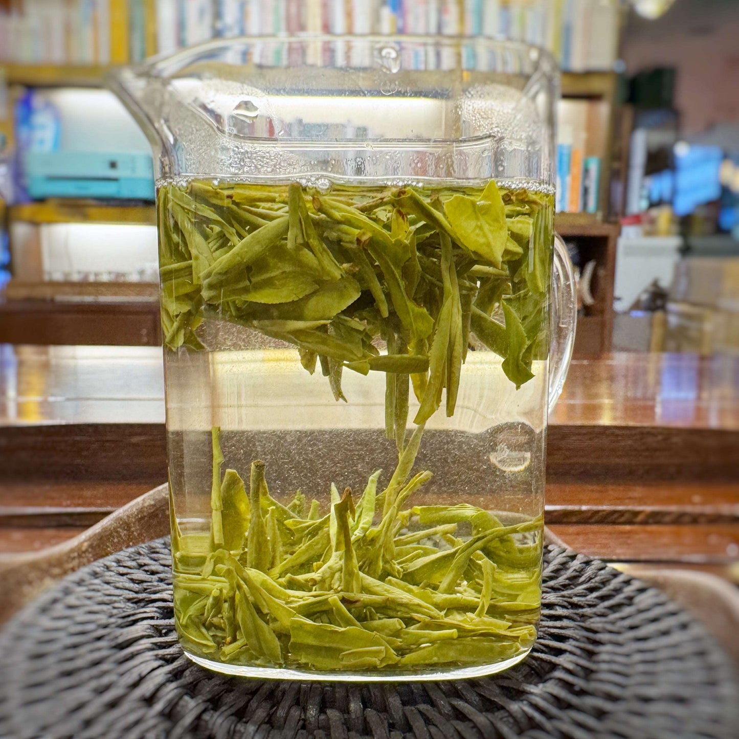 以玻璃茶具沖泡西湖龍井 Brewing Lung Ching Green Tea in Glass Tea Ware