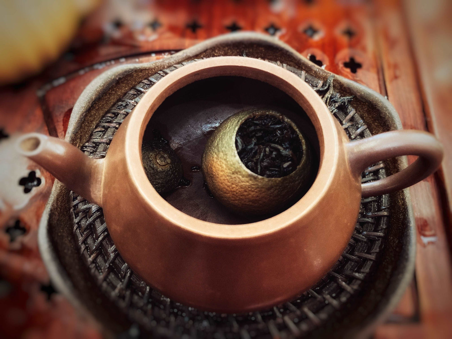 Pu erh tea - 20-year-aged tangerine pu erh tea in teapot