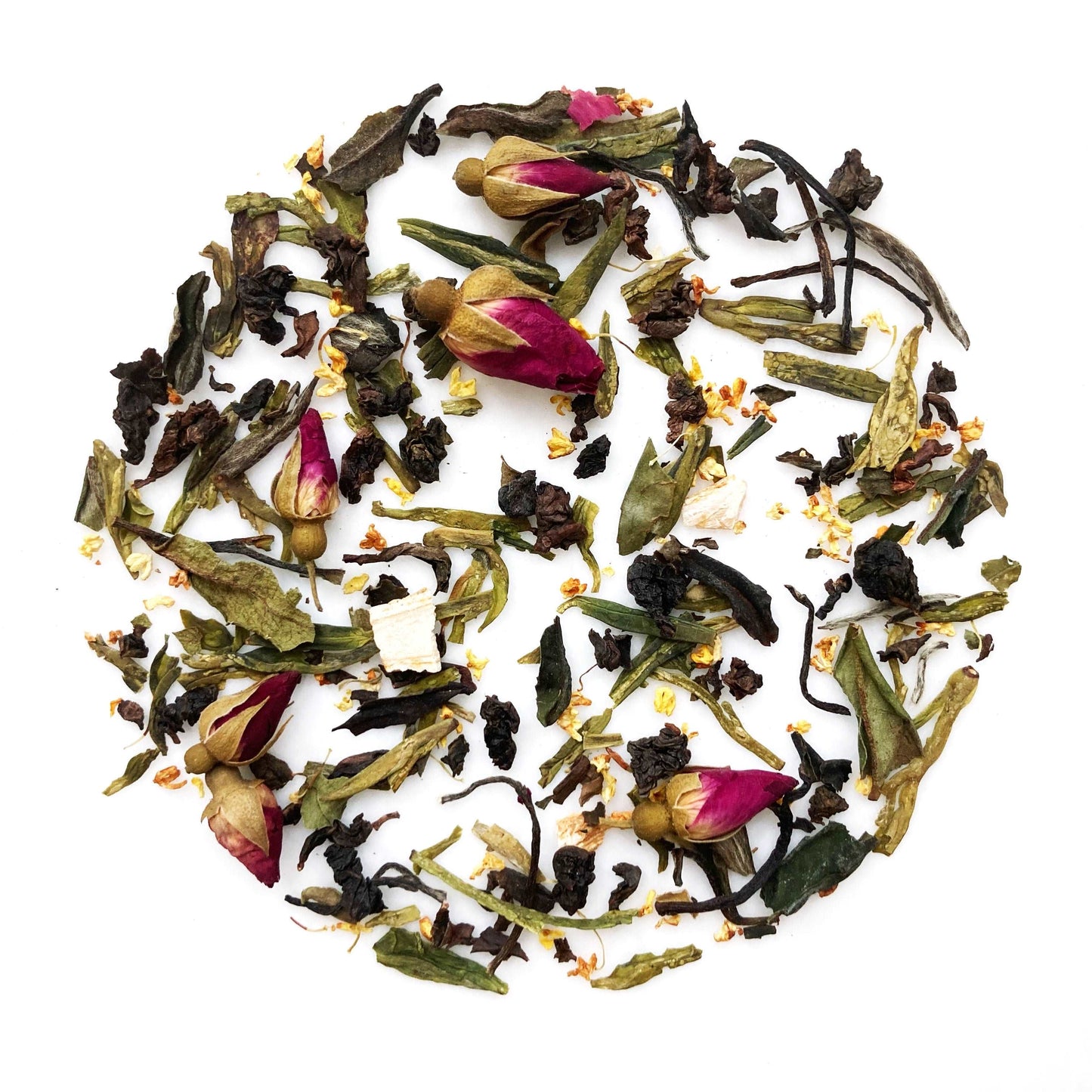 洪發六合養生茶融入玫瑰花、桂花和花旗參拼配而成,風味獨特 | Hung Fat Six Harmonies Tea infused with rose, osmanthus and American ginseng, resulting in a unique yet harmonious flavor